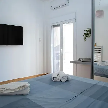 Spacious In Pagkrati アパート
